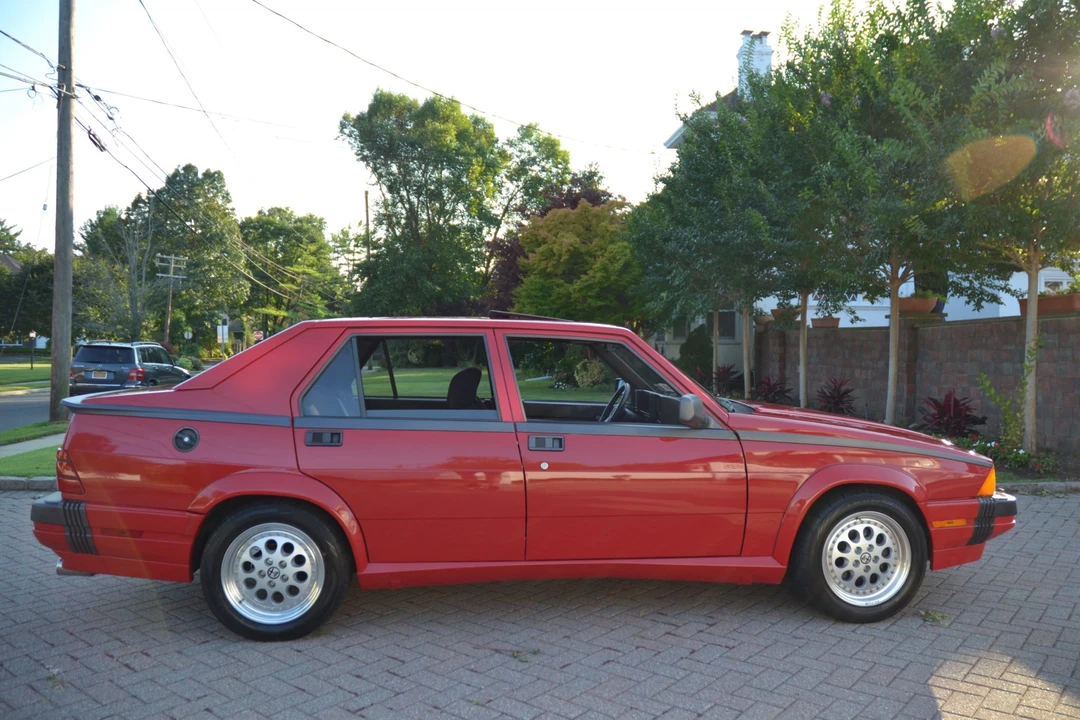 1988 Alfa Romeo 75/Milano - Image 20 of 31