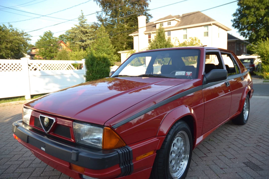 1988 Alfa Romeo 75/Milano - Image 28 of 31