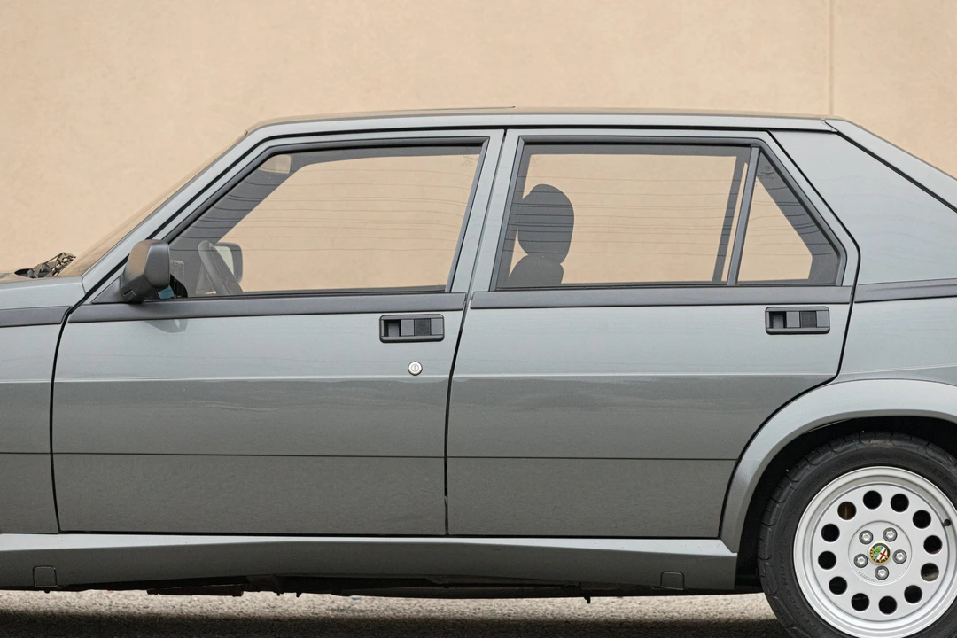 1988 Alfa Romeo 75/Milano - Image 25 of 31