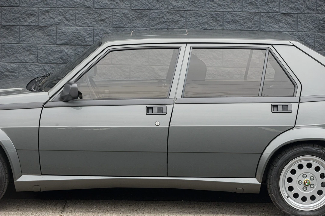 1988 Alfa Romeo 75/Milano - Image 23 of 31