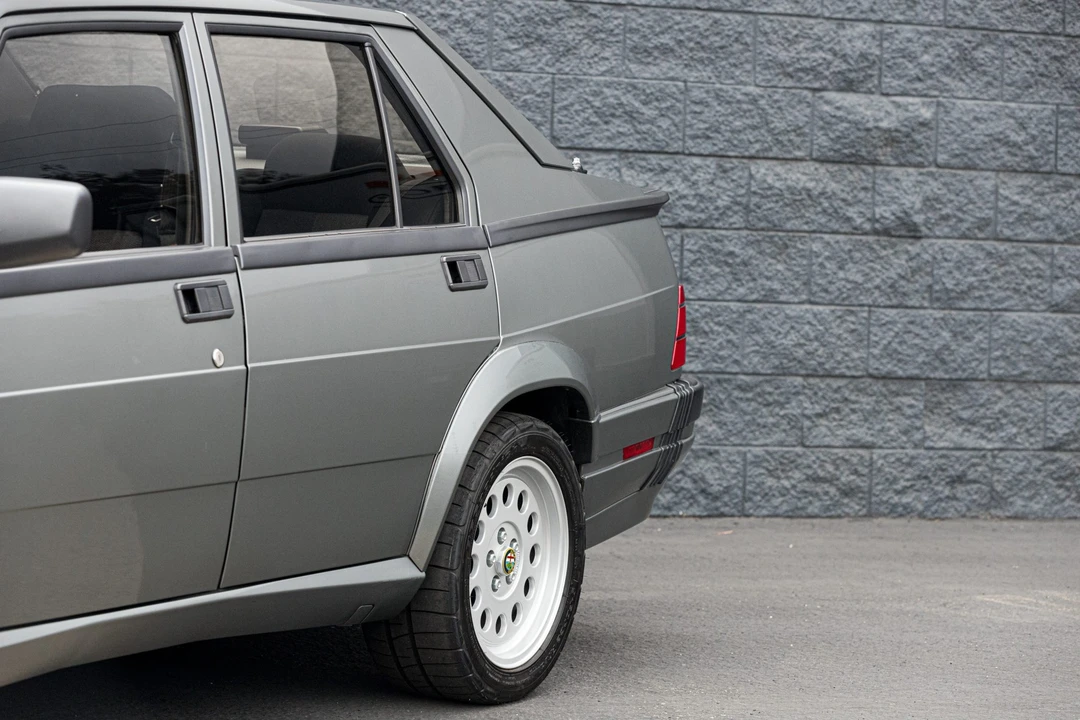 1988 Alfa Romeo 75/Milano - Image 26 of 31