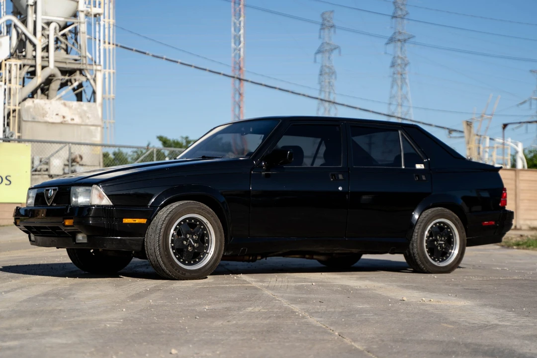 1988 Alfa Romeo 75/Milano - Image 4 of 31