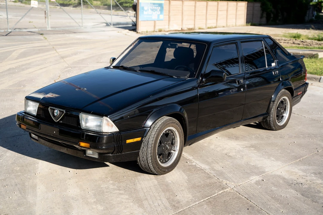 1988 Alfa Romeo 75/Milano - Image 2 of 31