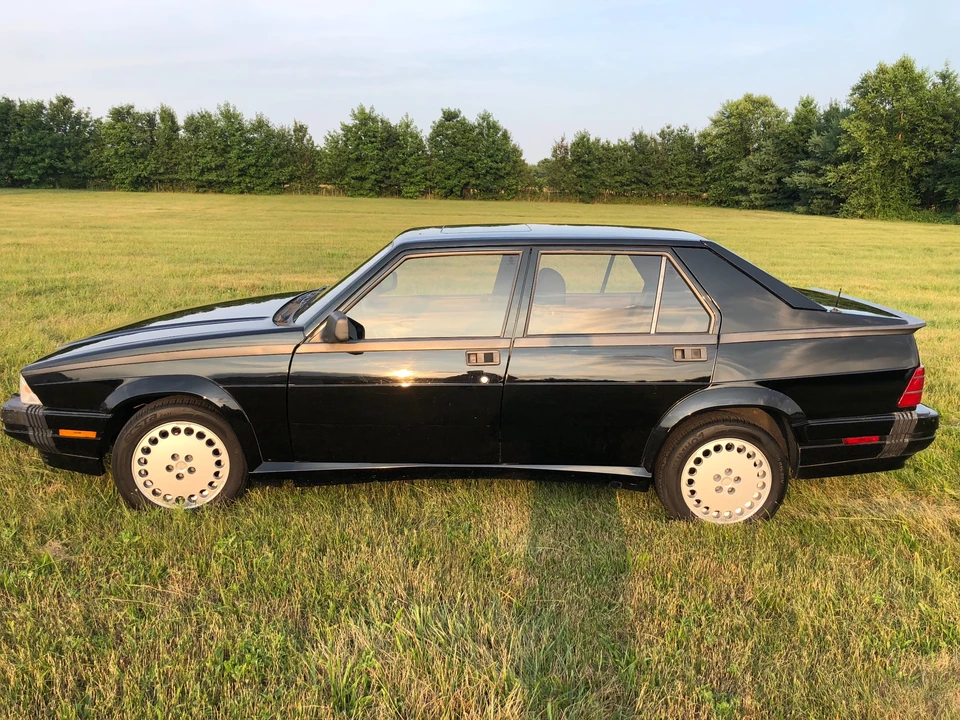 1988 Alfa Romeo 75/Milano - Image 2 of 31