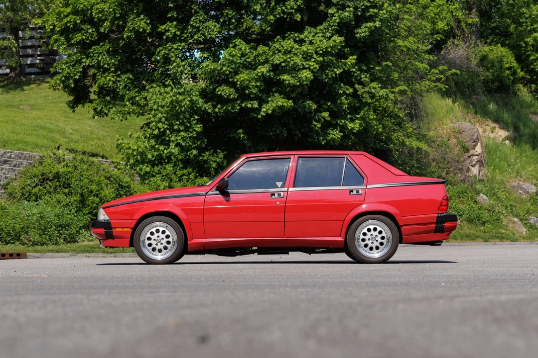 1988 Alfa Romeo 75/Milano - Image 9 of 31