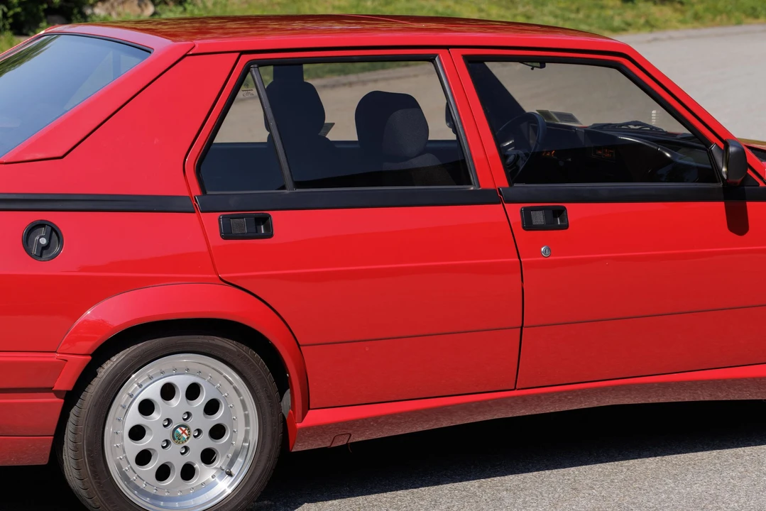 1988 Alfa Romeo 75/Milano - Image 25 of 31
