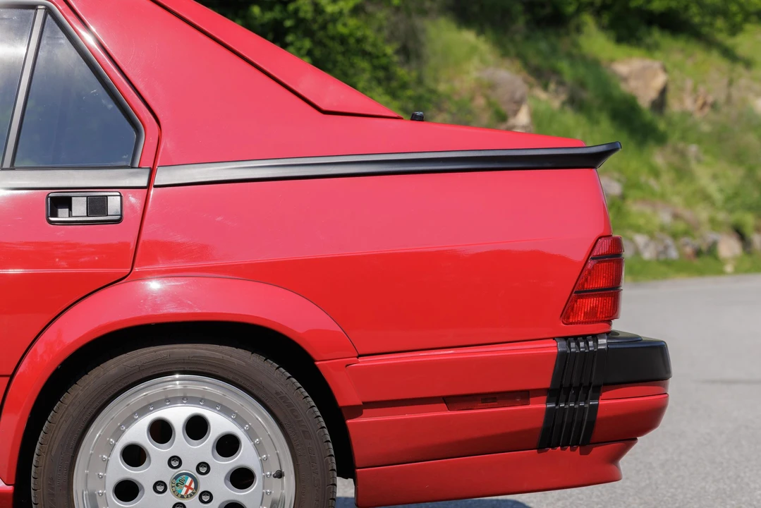 1988 Alfa Romeo 75/Milano - Image 13 of 31