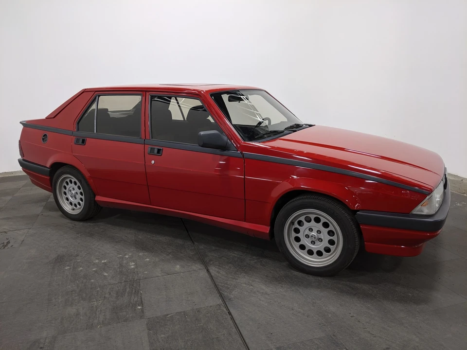 1988 Alfa Romeo 75/Milano - Image 19 of 31