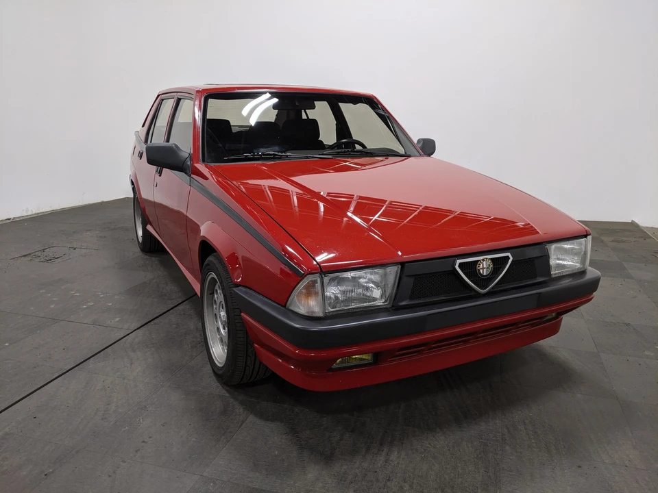 1988 Alfa Romeo 75/Milano - Image 20 of 31