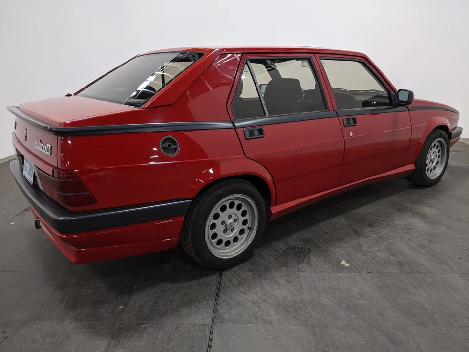 1988 Alfa Romeo 75/Milano - Image 16 of 31