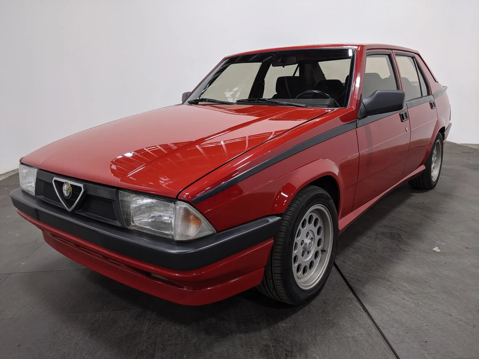 1988 Alfa Romeo 75/Milano - Image 8 of 31