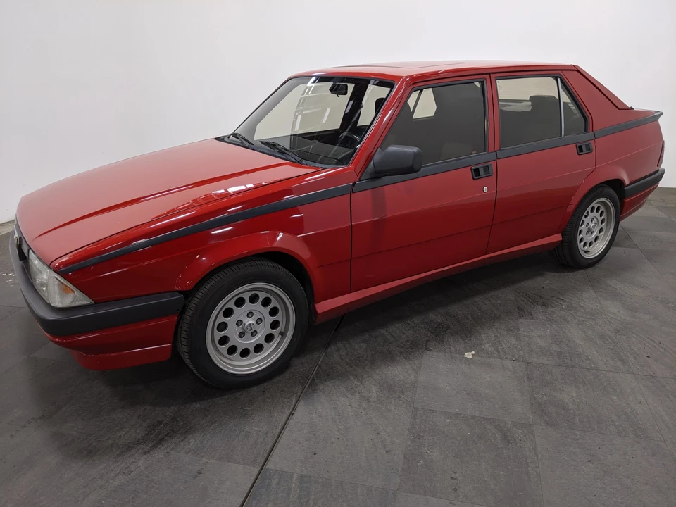 1988 Alfa Romeo 75/Milano - Image 9 of 31