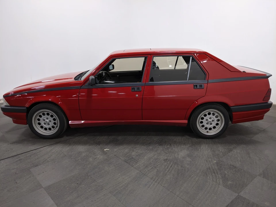 1988 Alfa Romeo 75/Milano - Image 10 of 31
