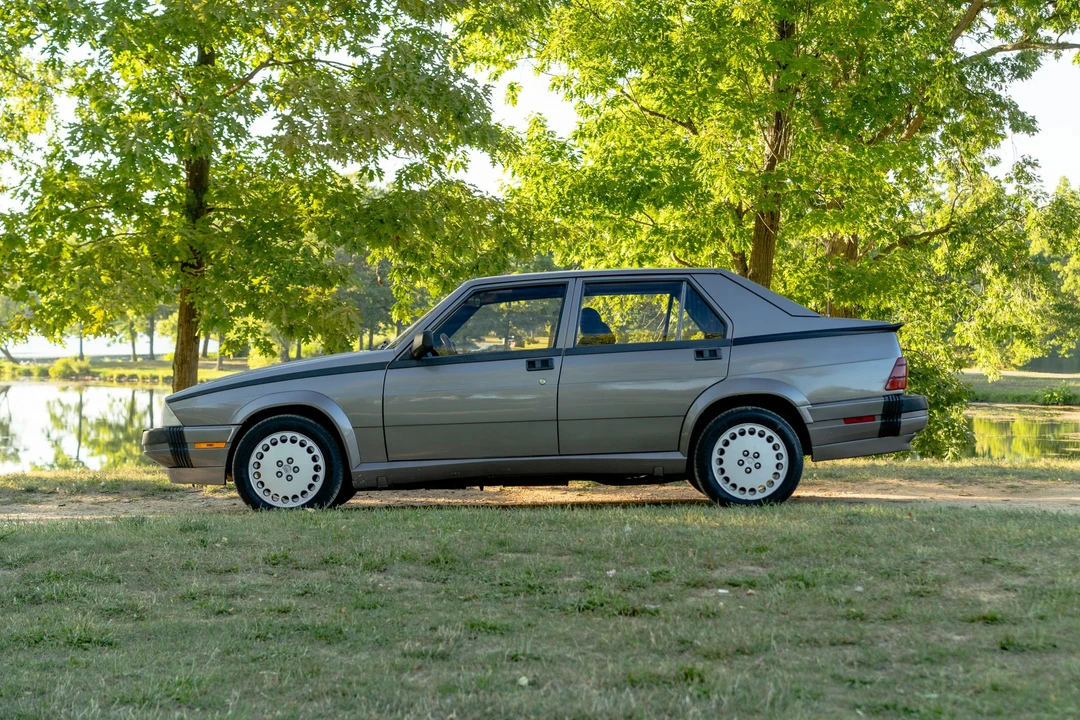 1988 Alfa Romeo 75/Milano - Image 16 of 31