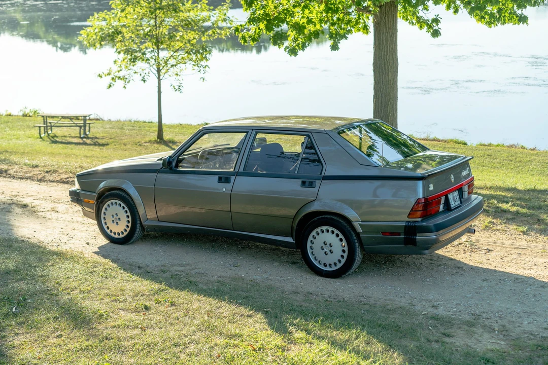 1988 Alfa Romeo 75/Milano - Image 17 of 31
