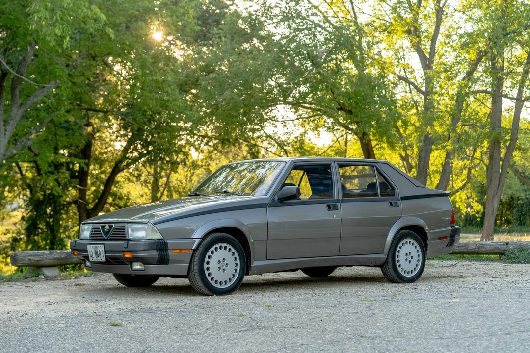 1988 Alfa Romeo 75/Milano - Image 11 of 31