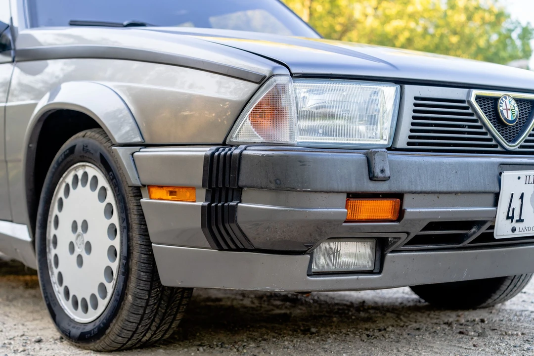 1988 Alfa Romeo 75/Milano - Image 24 of 31