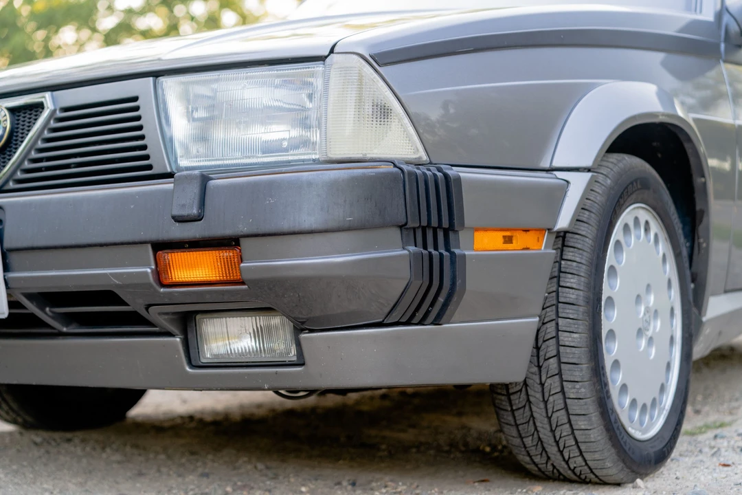 1988 Alfa Romeo 75/Milano - Image 27 of 31