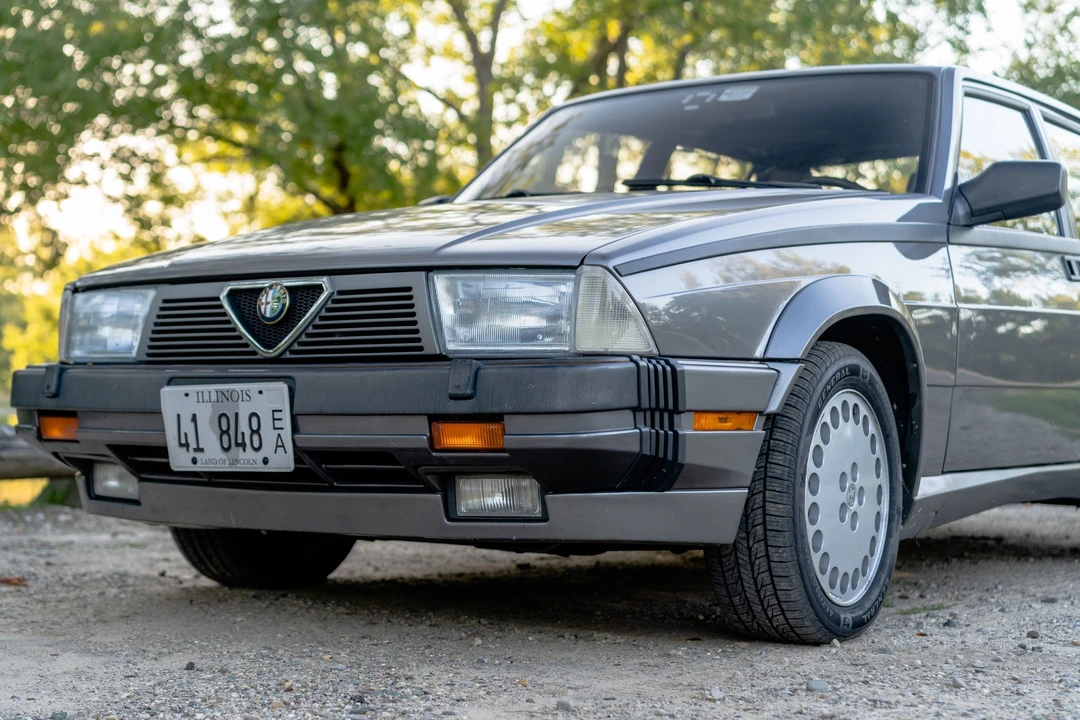 1988 Alfa Romeo 75/Milano - Image 25 of 31