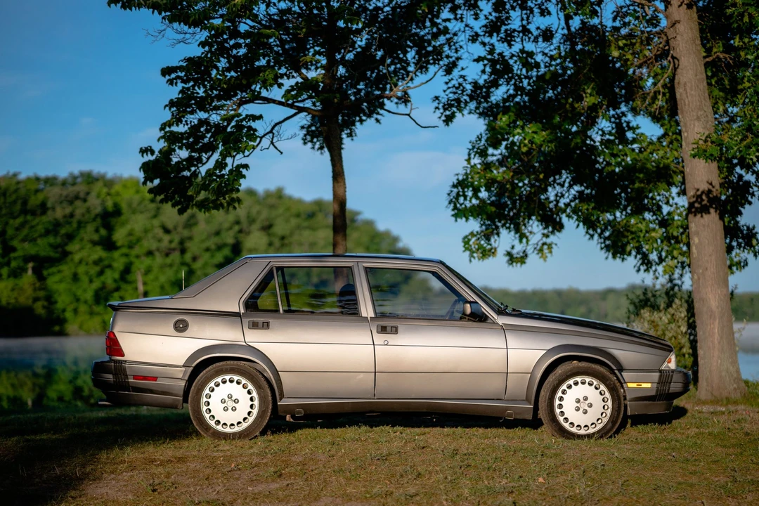 1988 Alfa Romeo 75/Milano - Image 23 of 31