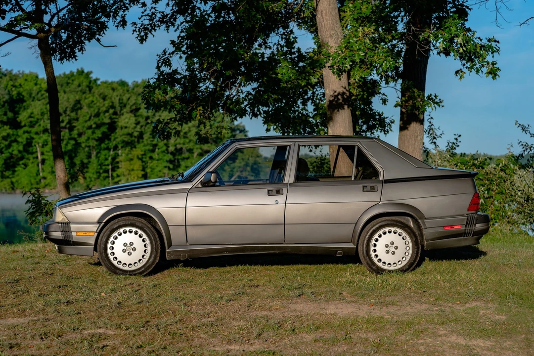 1988 Alfa Romeo 75/Milano - Image 15 of 31