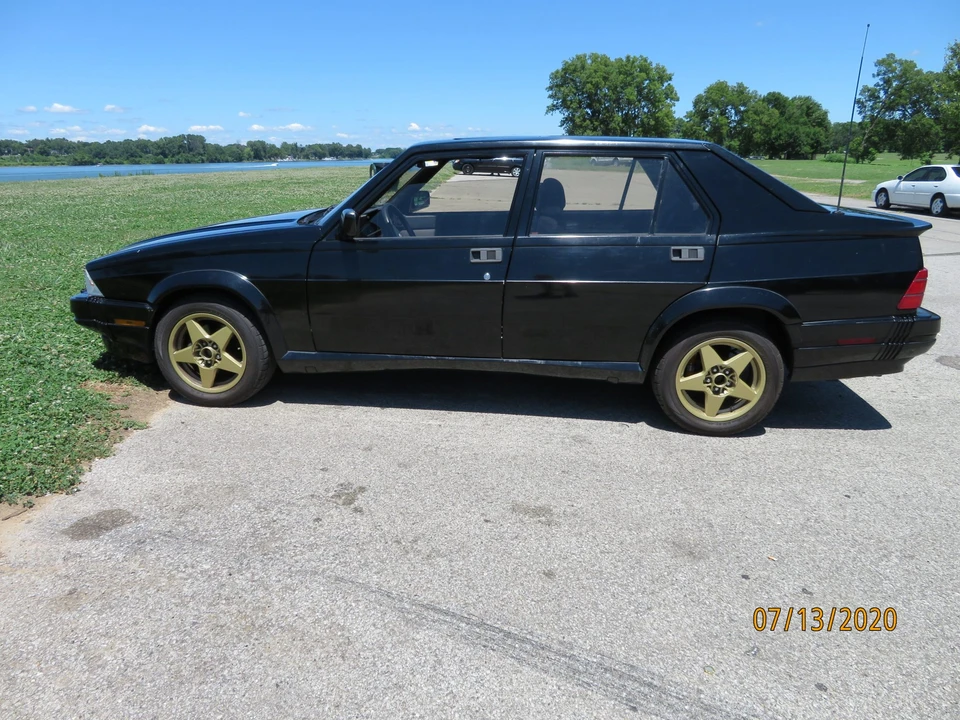 1988 Alfa Romeo 75/Milano - Image 10 of 31