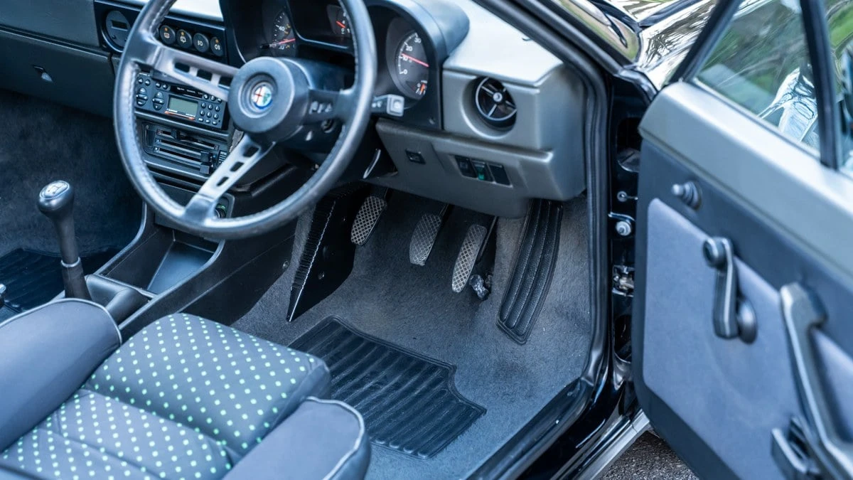 1988 Alfa Romeo Sprint 2nd Gen - Image 17 of 30