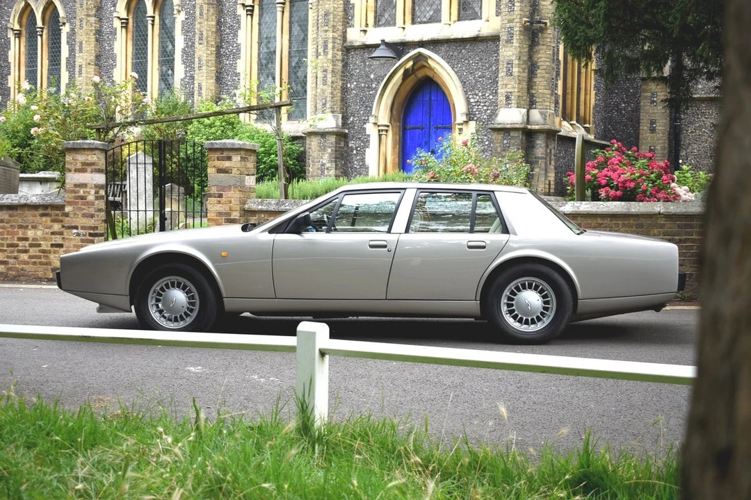 1988 Aston Martin Lagonda - Image 9 of 30