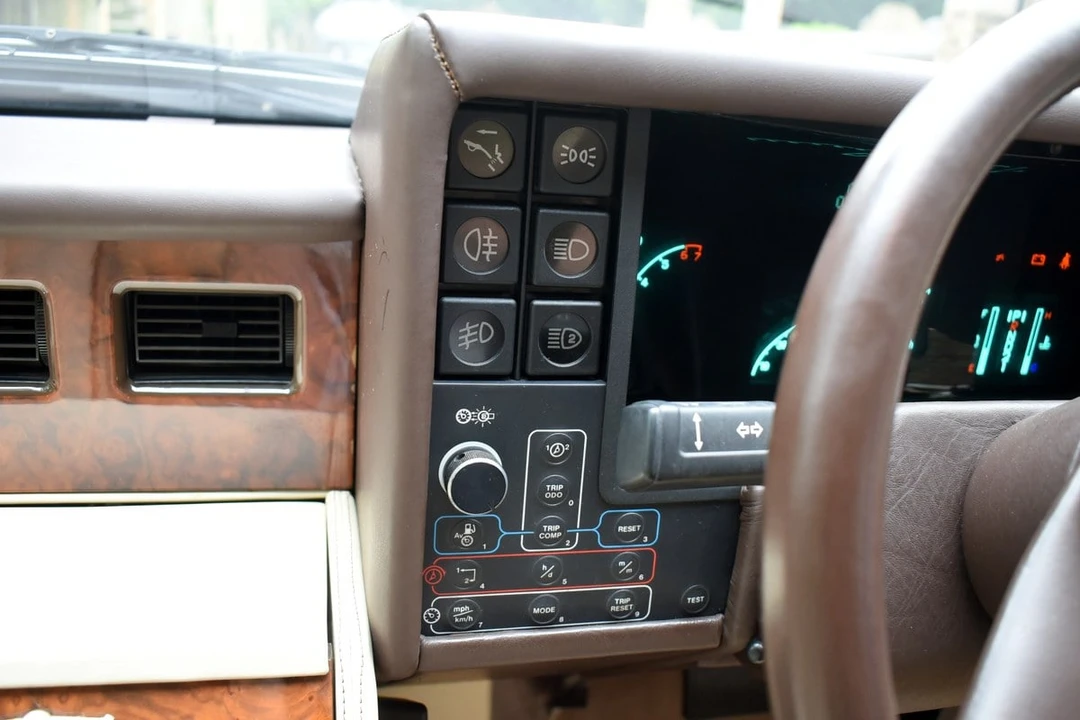 1988 Aston Martin Lagonda - Image 30 of 30