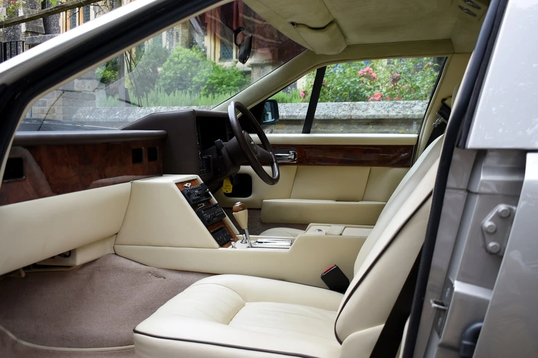 1988 Aston Martin Lagonda - Image 26 of 30