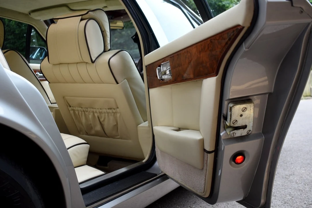 1988 Aston Martin Lagonda - Image 28 of 30