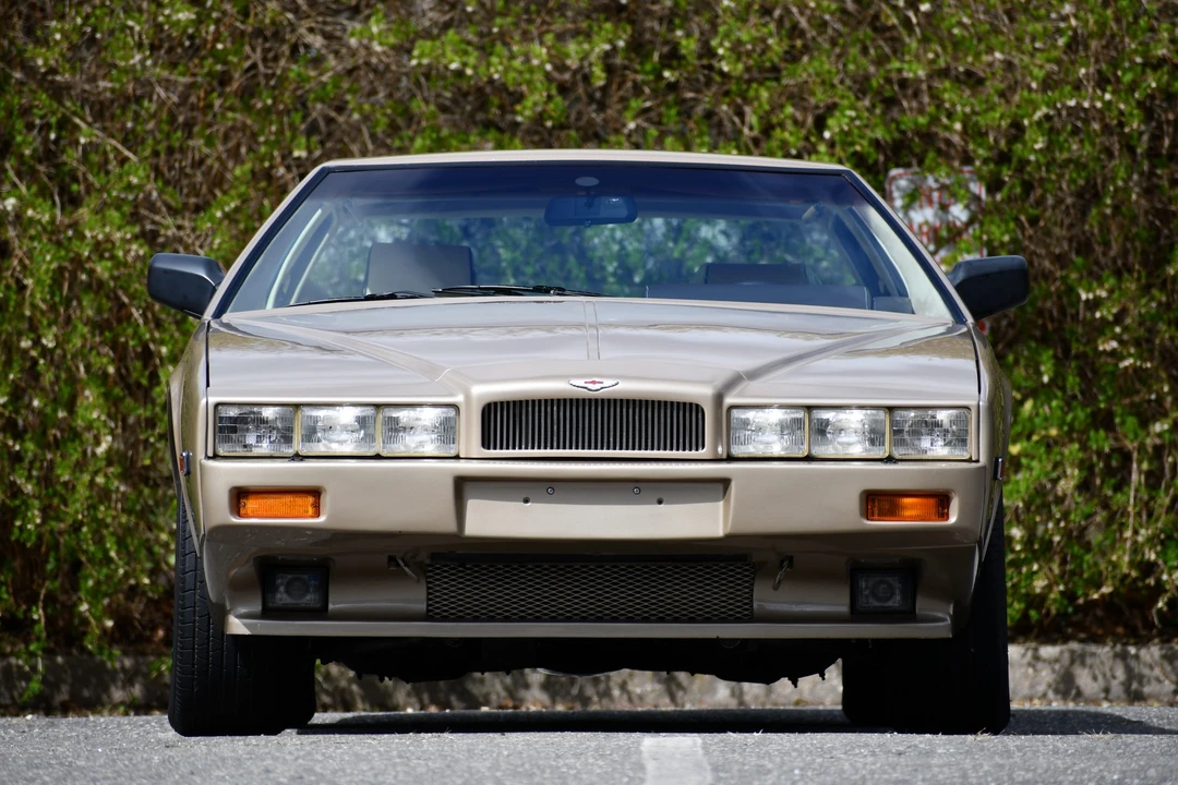 1988 Aston Martin Lagonda - Image 9 of 31