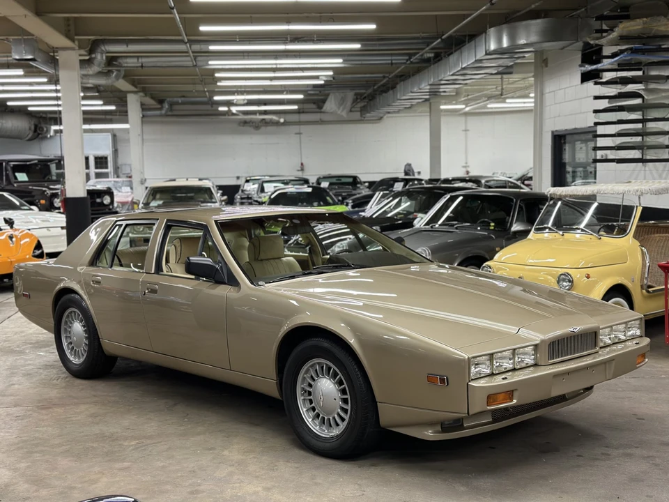 1988 Aston Martin Lagonda - Image 15 of 31