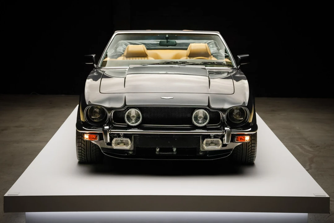 1988 Aston Martin DBS V8 & V8 & V8 Vantage - Image 24 of 31