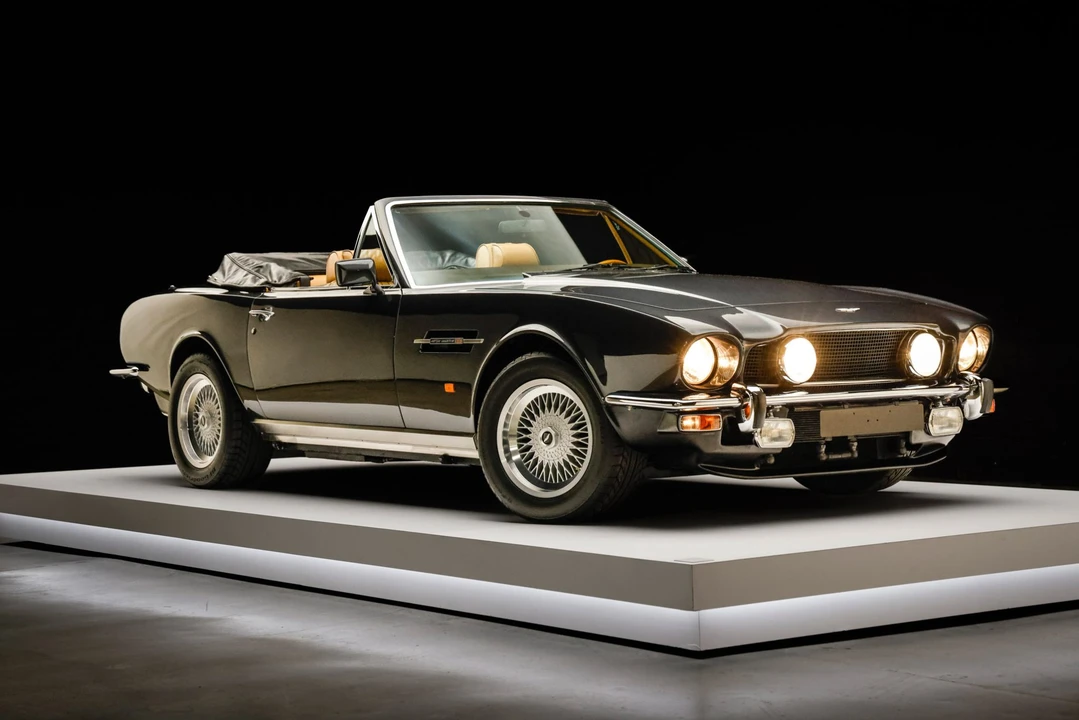 1988 Aston Martin DBS V8 & V8 & V8 Vantage - Image 28 of 31