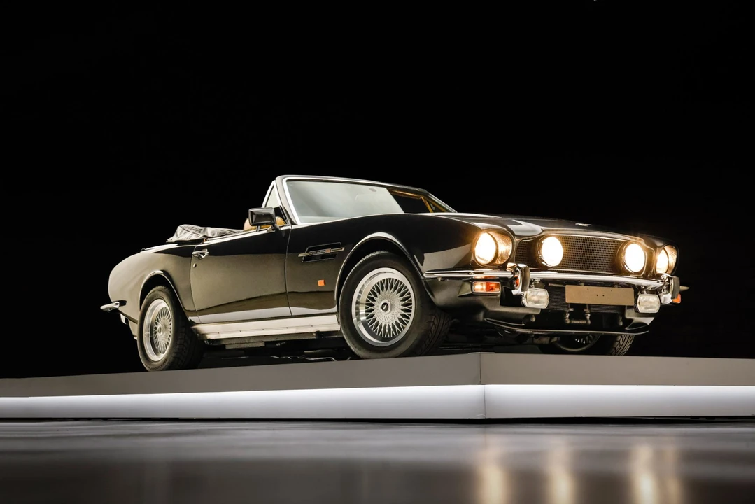 1988 Aston Martin DBS V8 & V8 & V8 Vantage - Image 29 of 31