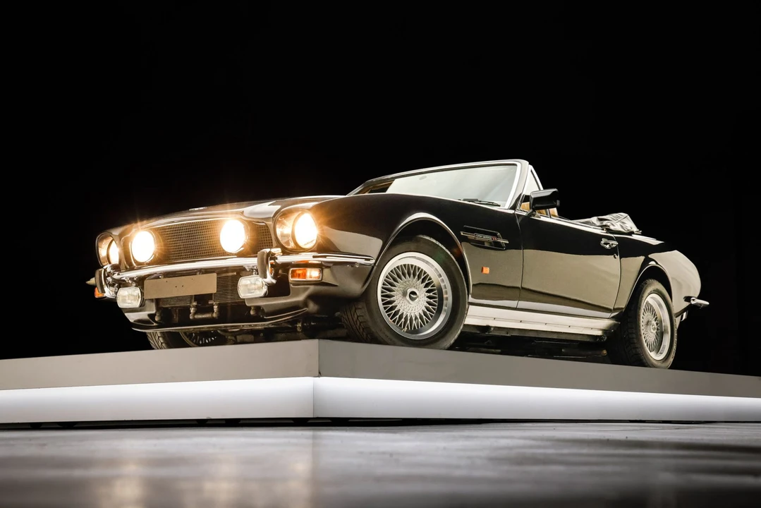 1988 Aston Martin DBS V8 & V8 & V8 Vantage - Image 21 of 31