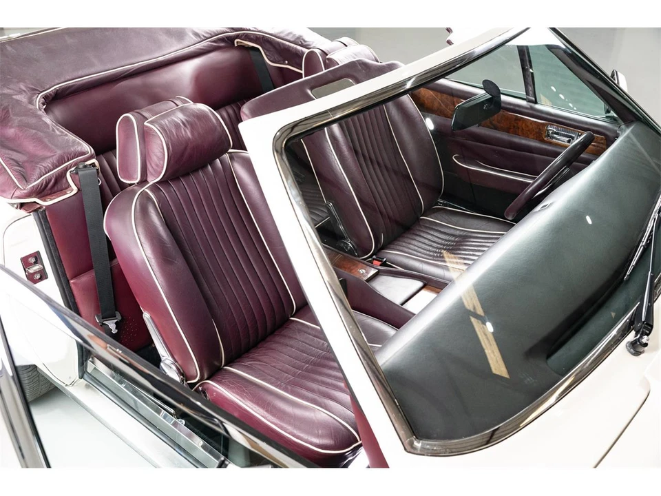 1988 Aston Martin Virage Volante - Image 28 of 31