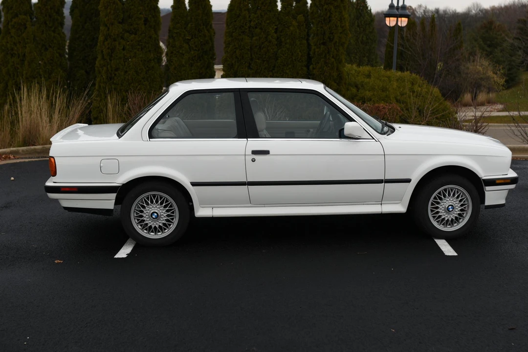 1988 BMW E30 3 Series - Image 11 of 31
