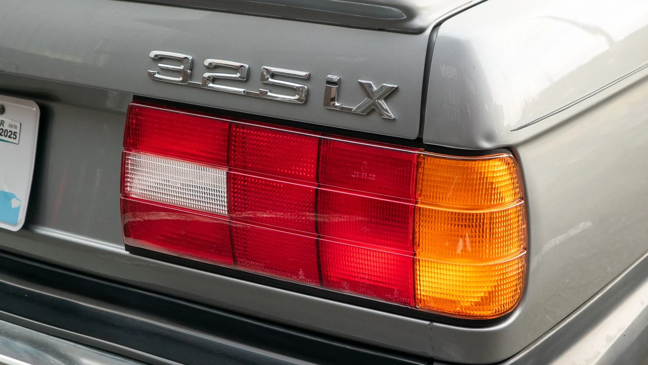 1988 BMW E30 3 Series - Image 18 of 31