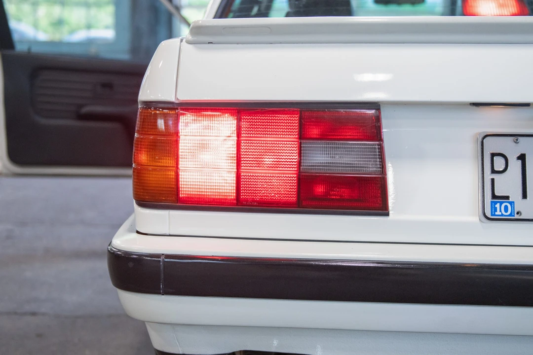 1988 BMW E30 3 Series - Image 16 of 31