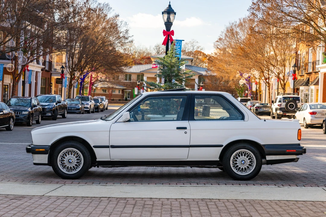 1988 BMW E30 3 Series - Image 11 of 31
