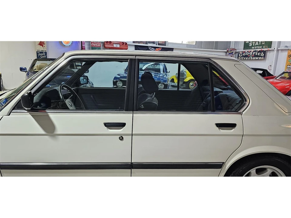 1988 BMW E28 5 Series - Image 19 of 31