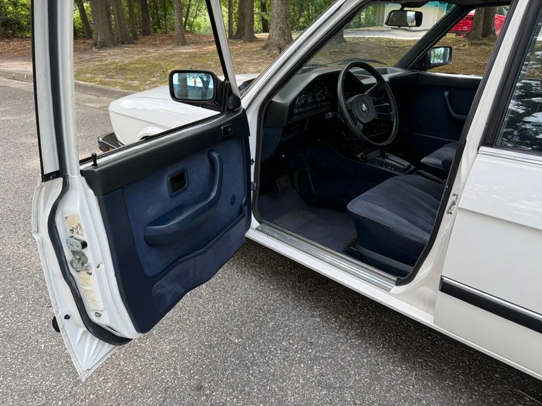 1988 BMW E28 5 Series - Image 10 of 31