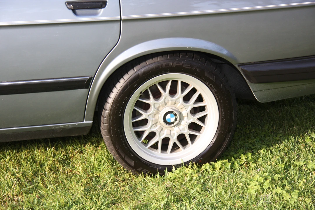 1988 BMW E28 5 Series - Image 13 of 31