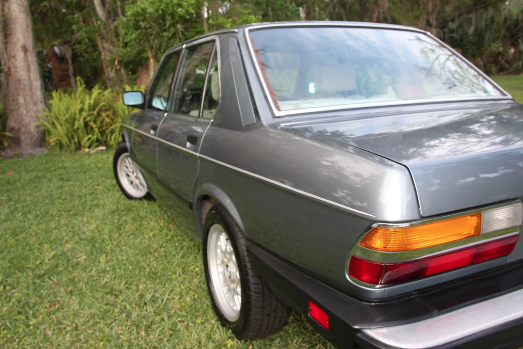 1988 BMW E28 5 Series - Image 30 of 31