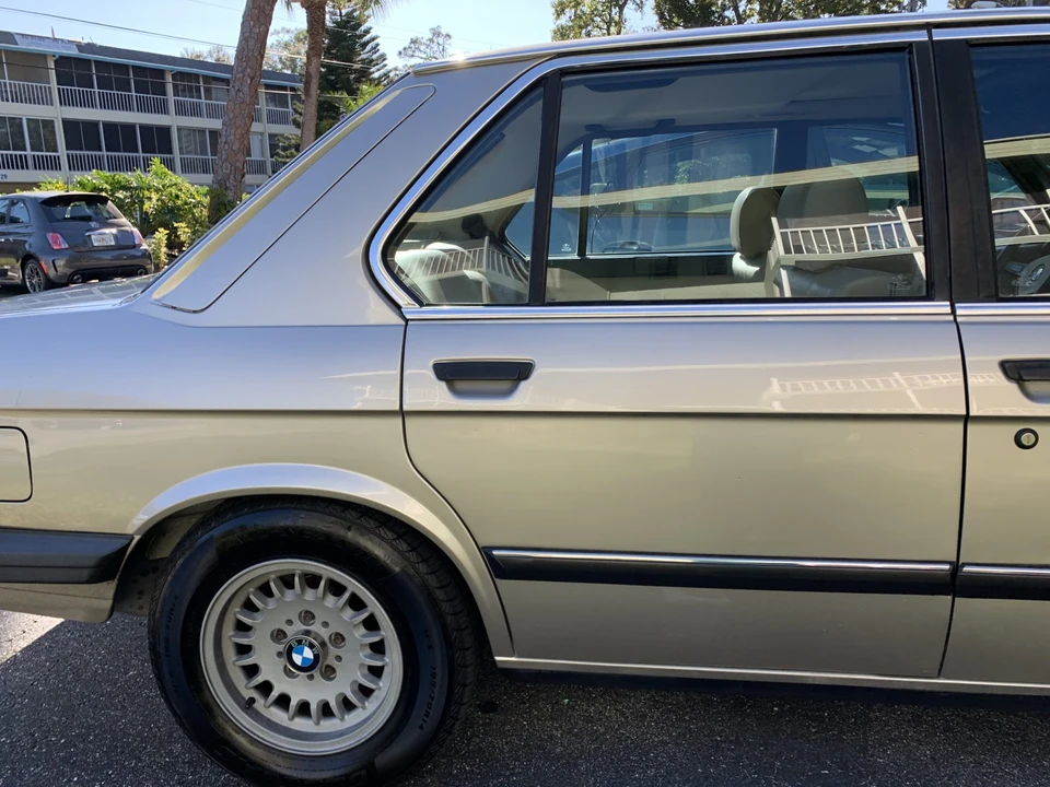 1988 BMW E28 5 Series - Image 12 of 31