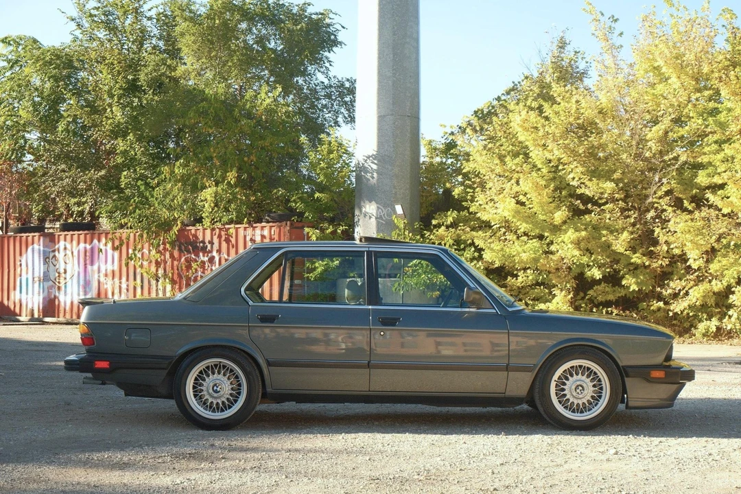 1988 BMW E28 5 Series - Image 10 of 31