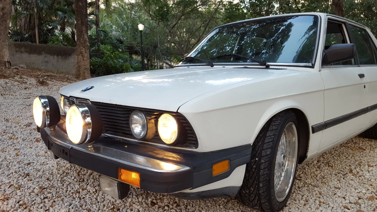1988 BMW E28 5 Series - Image 24 of 31