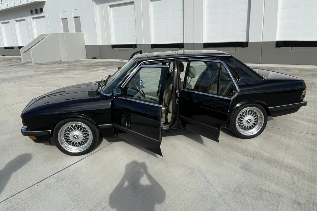 1988 BMW E28 5 Series - Image 30 of 31